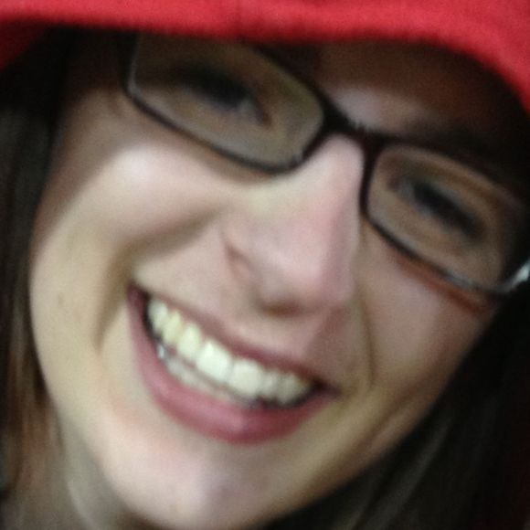 Profile Picture of Kate Terry (@katitanina) on Poshmark