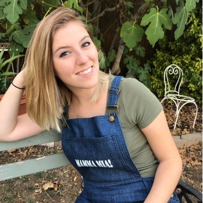 Profile Picture of Elizabeth Coleman (@BewareThaFruit) on Twitter