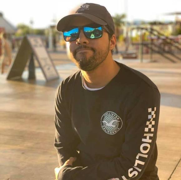 Profile Picture of Alex Jaramillo (@alexjaramill530) on Poshmark