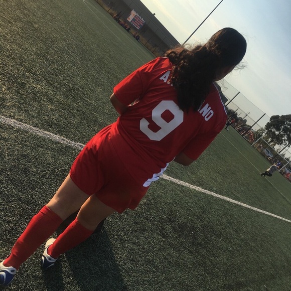 Profile Picture of Alexa Medrano (@alexamedrano201) on Poshmark