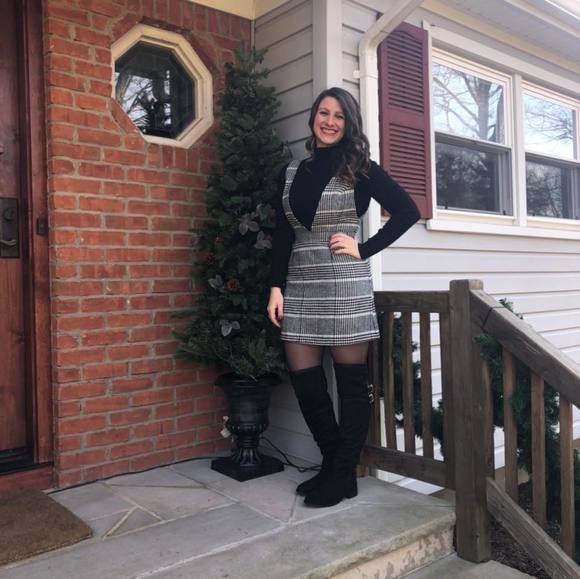 Profile Picture of Lindsey Kaczmarczyk (@lindseykacz) on Poshmark