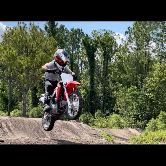 Profile Picture of Ben Knowles (@benknow711) on Poshmark