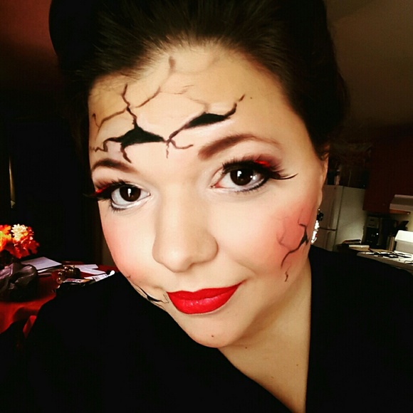 Profile Picture of Maria Gianini (@mariagwen23) on Poshmark