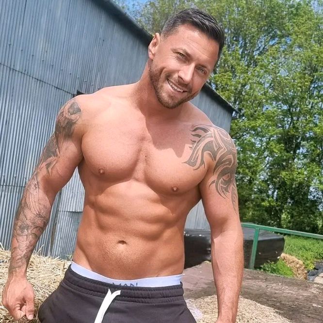 Profile Picture of karljamesgoodchat (@_karljames_chat) on Tiktok