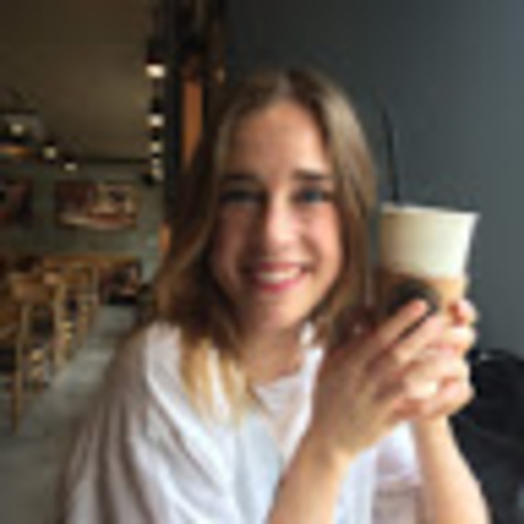 Profile Picture of Hope louise Shaw (@shawho) on Poshmark