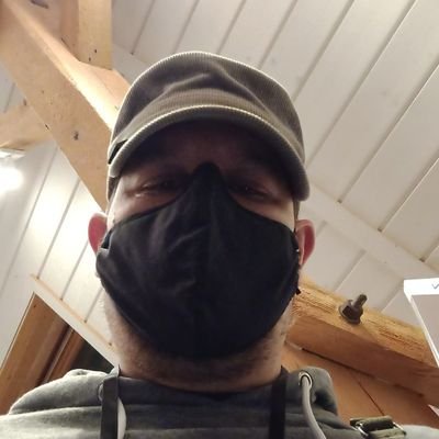 Profile Picture of Daniel Scheurer (@snacketty) on Twitter
