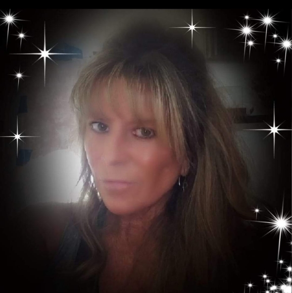Profile Picture of Laura Michalec (@michalecl) on Poshmark