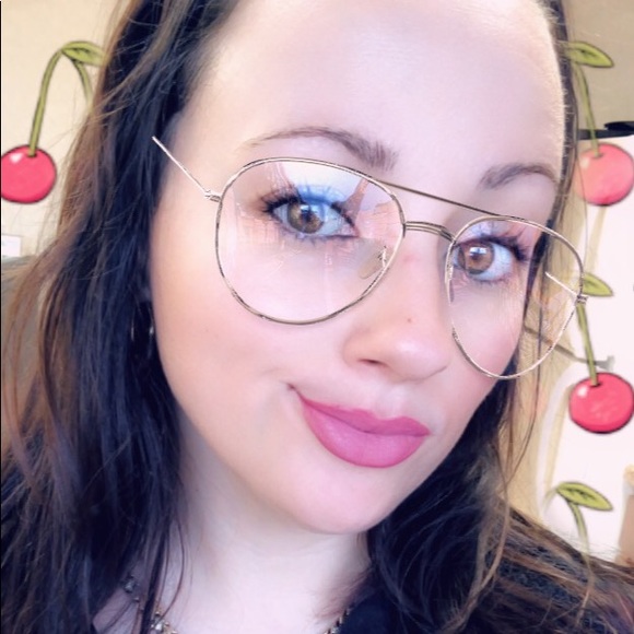 Profile Picture of Kristina Scanlon (@ks631) on Poshmark