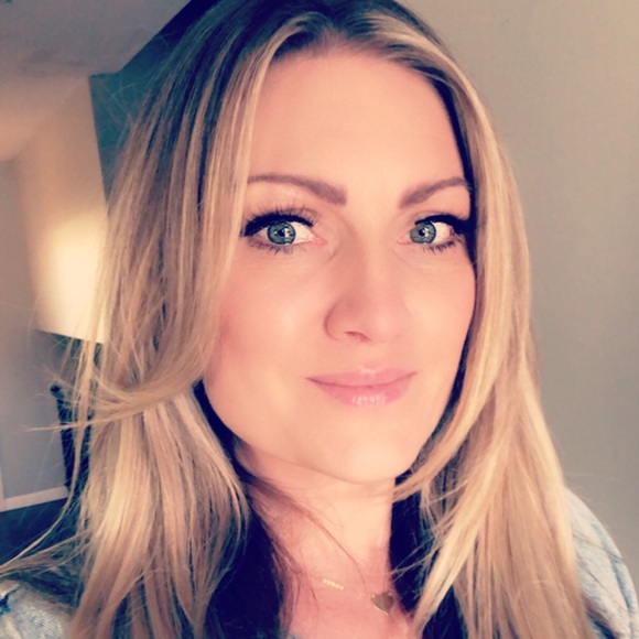 Profile Picture of Dayna Cooper campobasso (@dsyna81) on Poshmark