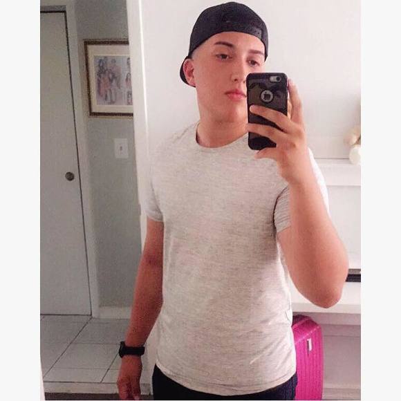 Profile Picture of Brandon Serraty (@drzstrong13) on Poshmark