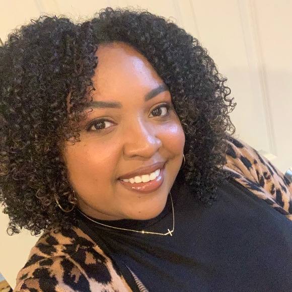 Profile Picture of Ladonna Perkins (@ldeezy33) on Poshmark