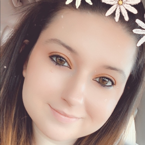 Profile Picture of Mikayla Trenkler (@miknt) on Poshmark