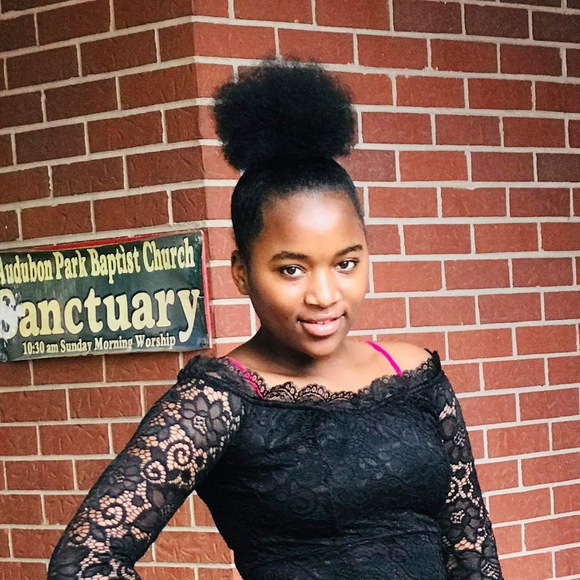 Profile Picture of Rachel Dusabe (@reacheldusabe16) on Poshmark