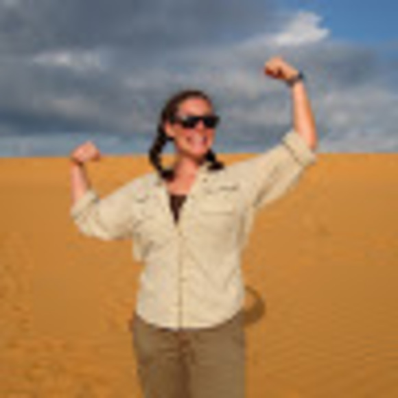 Profile Picture of Debbie Tuttle berkowitz (@debbietuttle525) on Poshmark