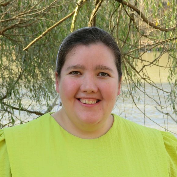 Profile Picture of Verna Schmidt (@vernaschmidt) on Poshmark