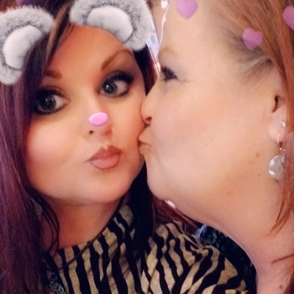 Kimberly Swann - Poshmark Profile Picture of Kimberly Swann (@lennyandme) on Poshmark