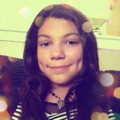 Profile Picture of Rosalyn Russell (@Rose_lyric03) on Twitter