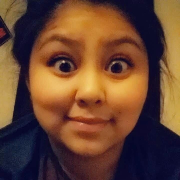 Tricia Etcitty - Poshmark Profile Picture of Tricia Etcitty (@triciaetcitty) on Poshmark