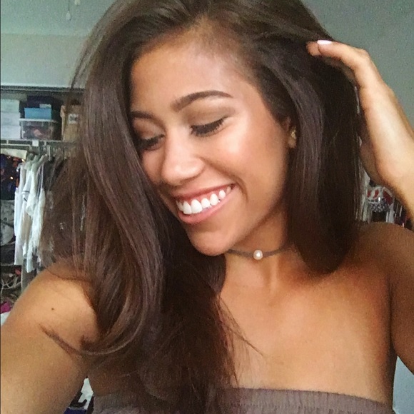 Profile Picture of Mia Fetner (@miafetner) on Poshmark