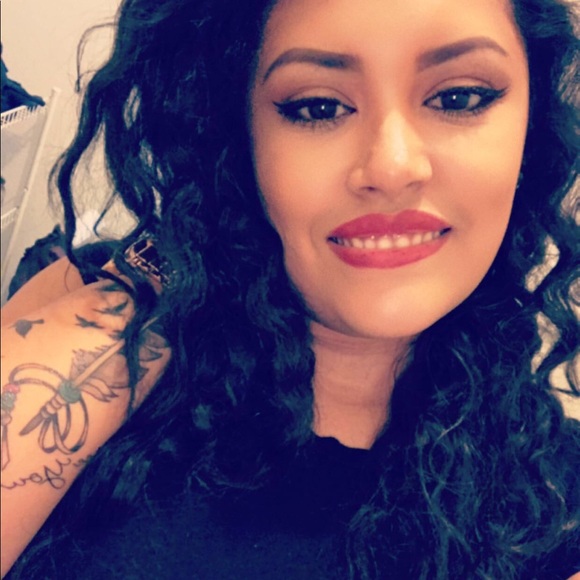 Profile Picture of Isabel Ramirez (@mommytoaxel3) on Poshmark