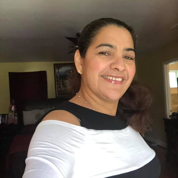 Profile Picture of Rosaura Gonzales (@rosauragonzales) on Poshmark