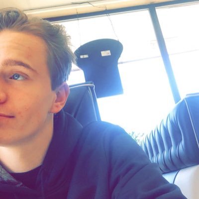 Profile Picture of John Eason (@Johneason2002) on Twitter