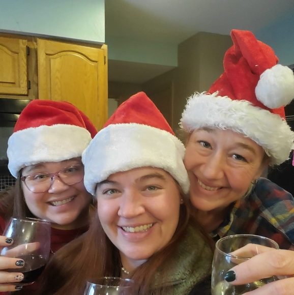 Profile Picture of Stephanie Dewildt (@stephie37) on Poshmark