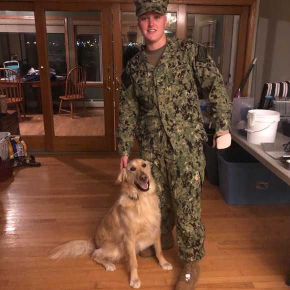 Nikki Holmes - Poshmark Profile Picture of Nikki Holmes (@ivic0l3) on Poshmark