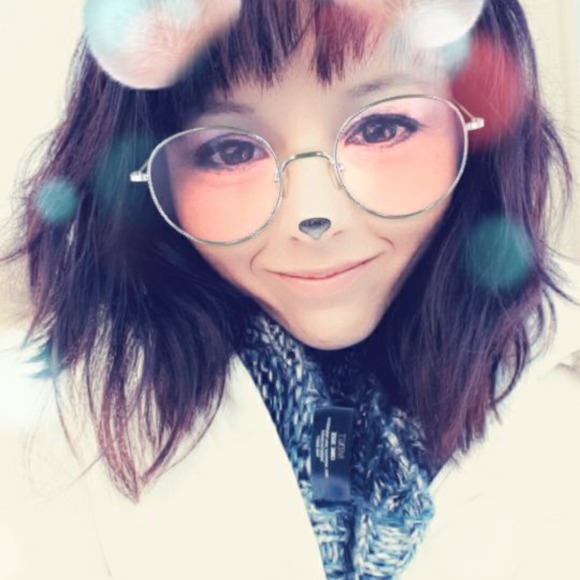 Profile Picture of Amanda Sands (@amandams1191) on Poshmark