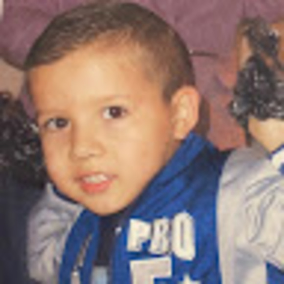 Profile Picture of Andrew Velasquez (@dreww_v) on Poshmark