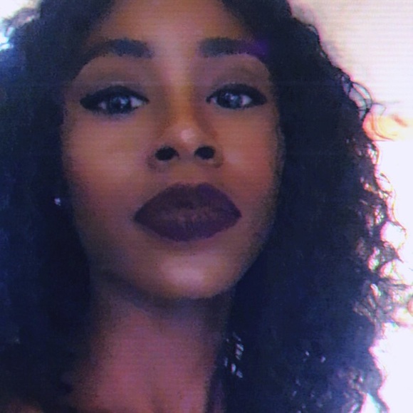 Profile Picture of Tazmia Forbes (@taz242) on Poshmark