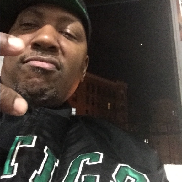 Profile Picture of Darryl Wiley (@ddoubleyou) on Poshmark