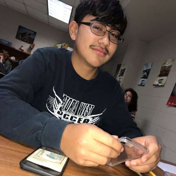 Profile Picture of Alex Sepulveda (@alex_sepulveda) on Poshmark