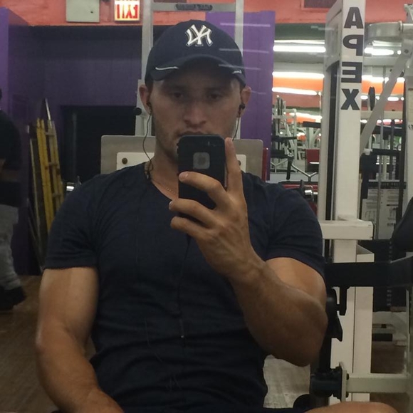 Profile Picture of Vladislav Bolocan (@vadimwrestling) on Poshmark