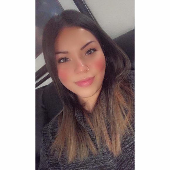 Profile Picture of Barbara Interial (@barbarainterial) on Poshmark