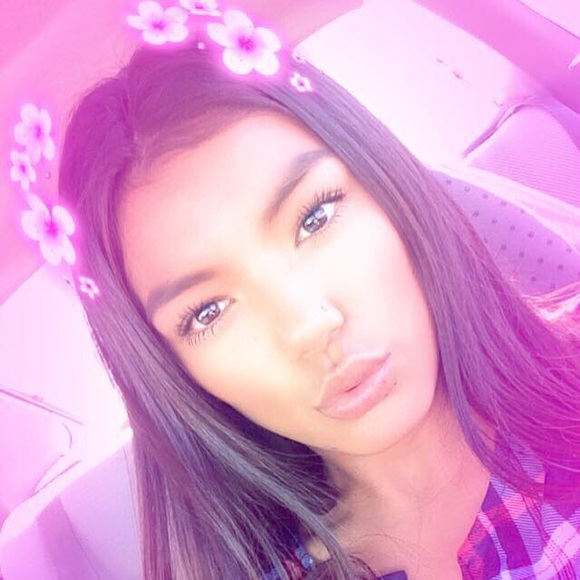 Profile Picture of Antonia Rodriguez (@toniaaa_) on Poshmark