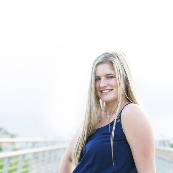 Profile Picture of Jade Winter (@wintejad) on Poshmark