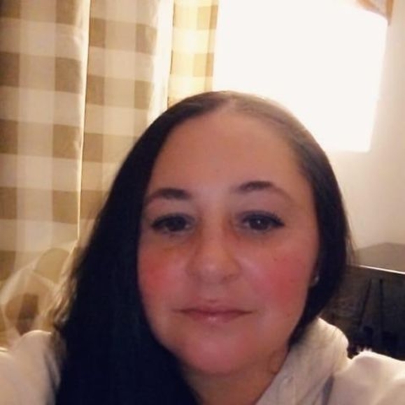 Profile Picture of Amanda Jobin (@amandajobin1982) on Poshmark