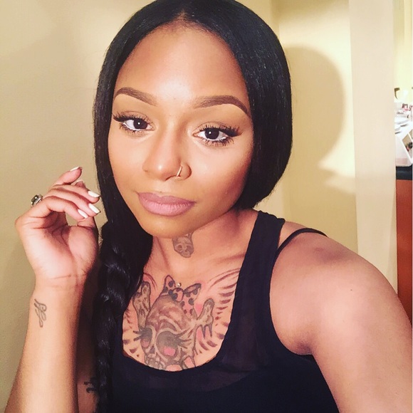 Cynthia Ducasse - Poshmark Profile Picture of Cynthia Ducasse (@cyniflow) on Poshmark