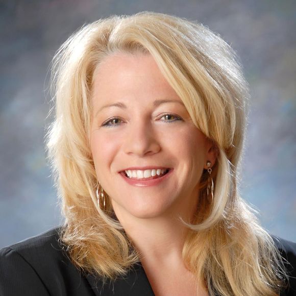 Profile Picture of Carolyn Stolov (@cstolov) on Poshmark