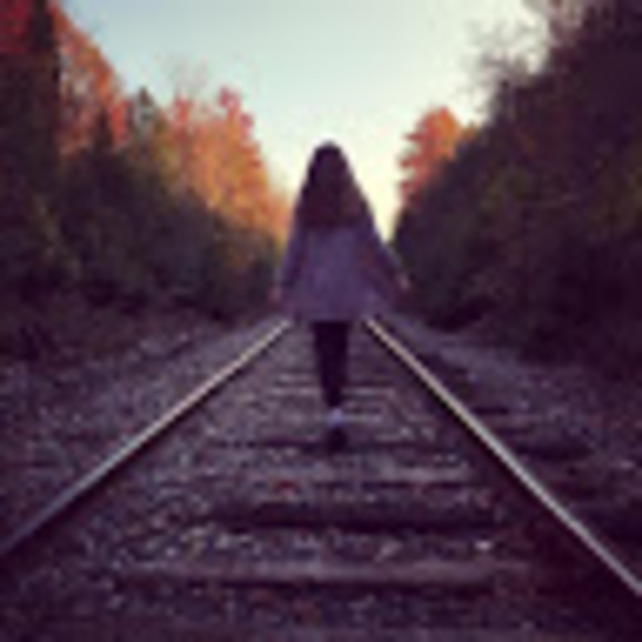 Profile Picture of Allison Kirby (@allisonkirby502) on Poshmark