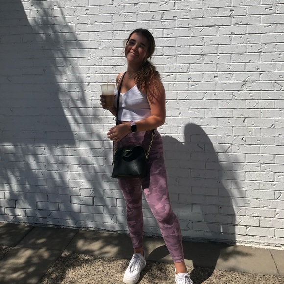 Grace Edeburn - Poshmark Profile Picture of Grace Edeburn (@gedeburn) on Poshmark