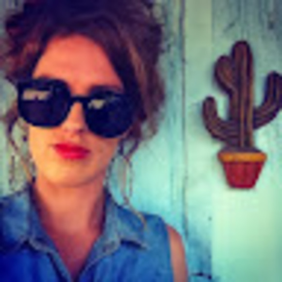 Profile Picture of Acey Monaro (@monarobookings) on Poshmark