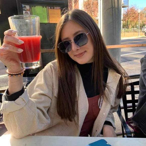 Profile Picture of Lauren Baisch (@laurenbaisch) on Poshmark