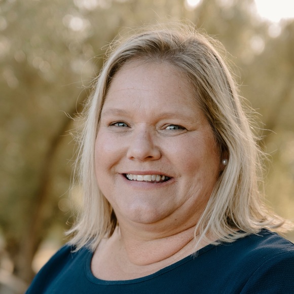 Profile Picture of Loreen Scott (@scottl2) on Poshmark