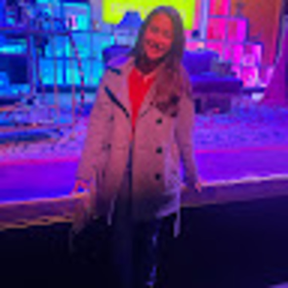 Hannah Dickenson - Poshmark Profile Picture of Hannah Dickenson (@hannahdicken186) on Poshmark