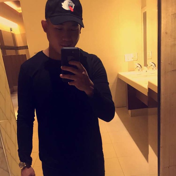 Profile Picture of Mark Cheung (@mcheung225) on Poshmark