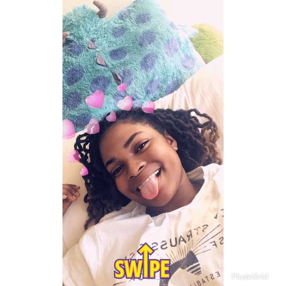 Profile Picture of Serenity Johnson (@serenity10121) on Poshmark