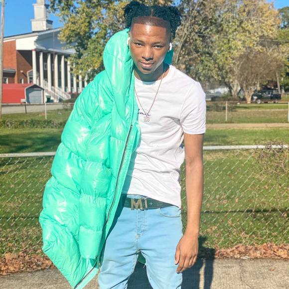 Profile Picture of Edward Hodges (@edwardhodges586) on Poshmark