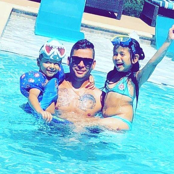 Profile Picture of Timbiriche Cuchi cuchi (@danycontino) on Poshmark